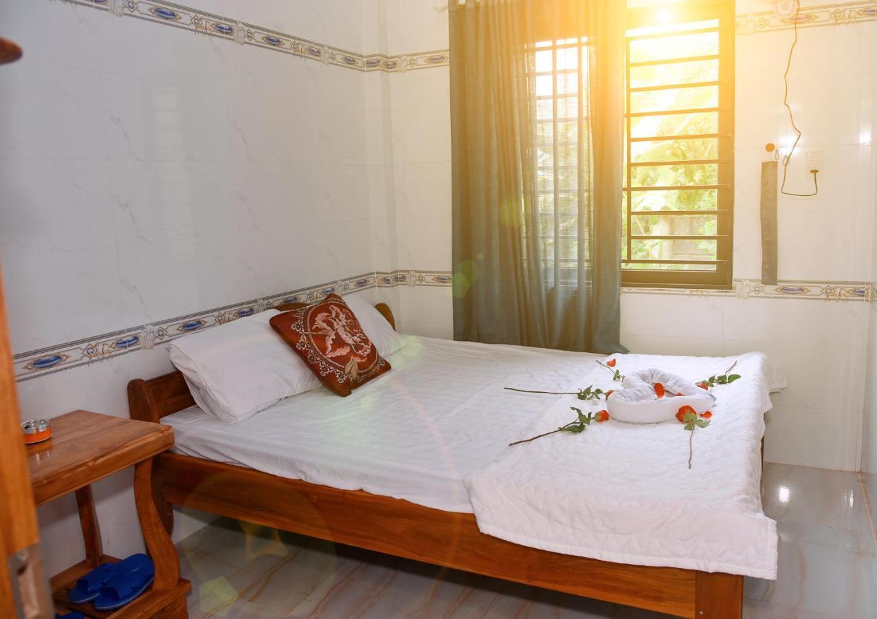 Nha Nghi Hoa Muoi Gio Hotel Tan Tao Exterior photo